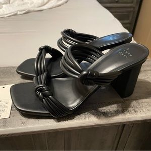 Black heels size 9